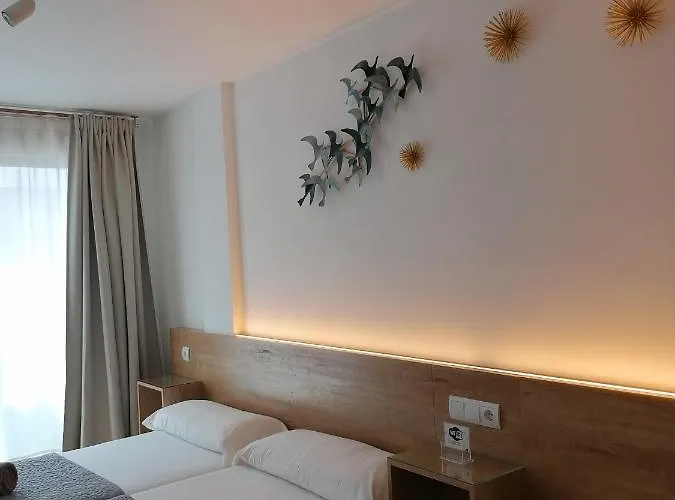 Rosella 招待所 3*